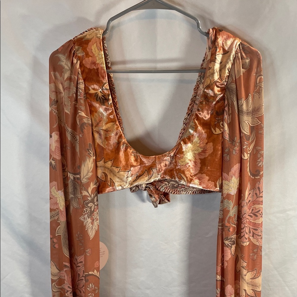 Elegant Floral Smocked Blouse with Tie-Front - Picture 8 of 11